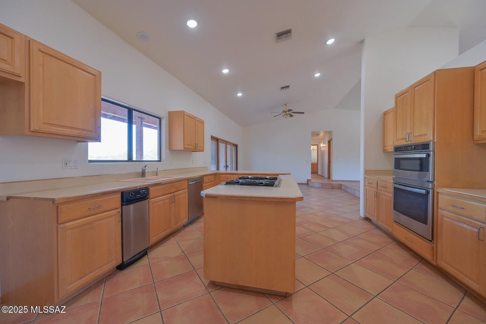 Tucson, Arizona, 85747, United States, 4 Bedrooms Bedrooms, ,4 BathroomsBathrooms,Residential,For Sale,1978909