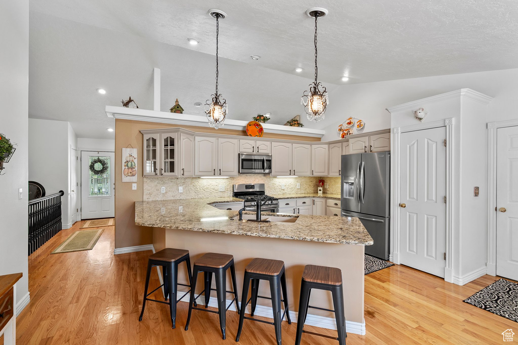 Heber City, Utah, 84032, United States, 5 Bedrooms Bedrooms, ,3 BathroomsBathrooms,Residential,For Sale,1836891