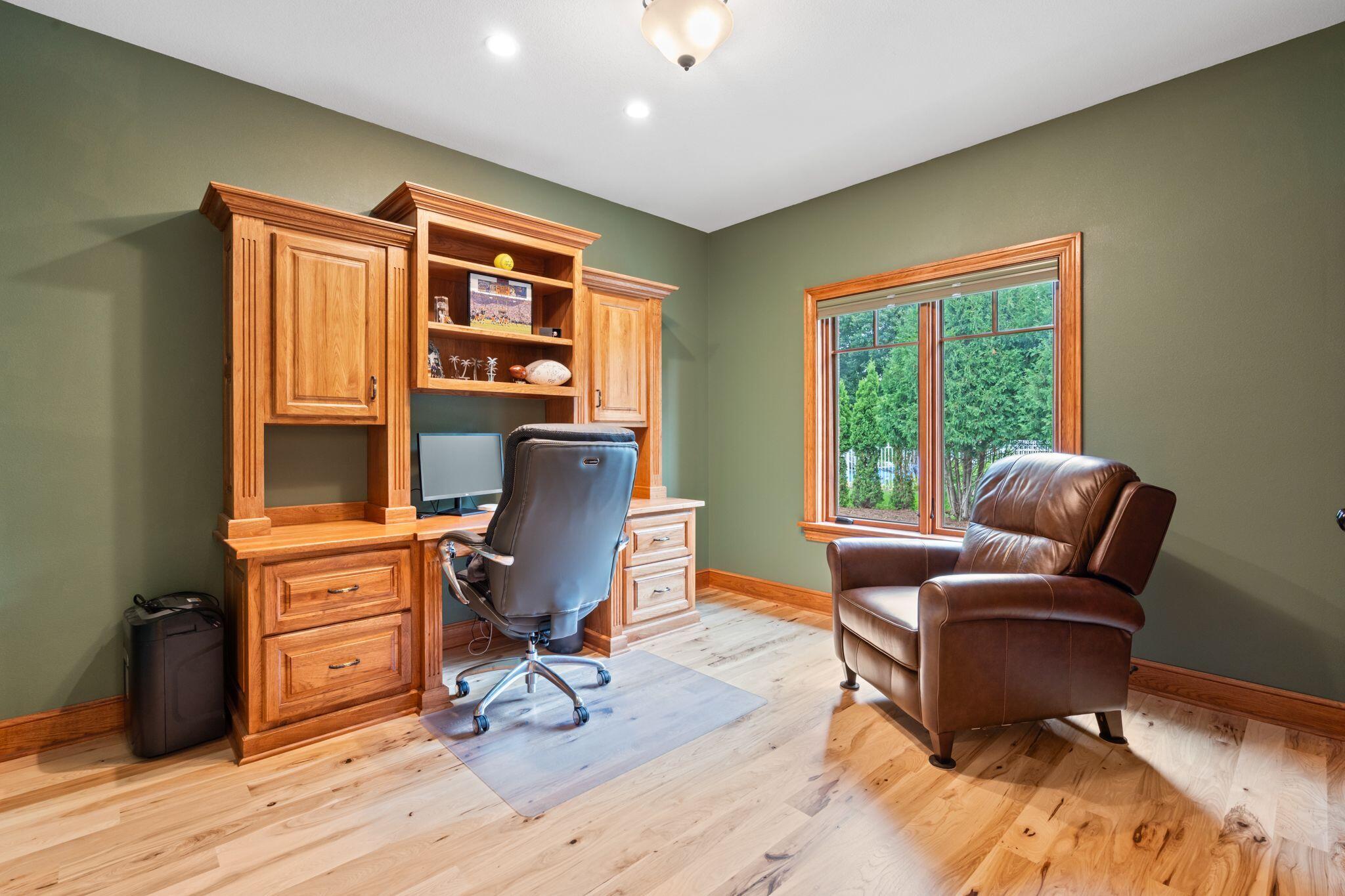 Lac La Belle, Wisconsin, 53066, United States, 4 Bedrooms Bedrooms, ,4 BathroomsBathrooms,Residential,For Sale,1901123