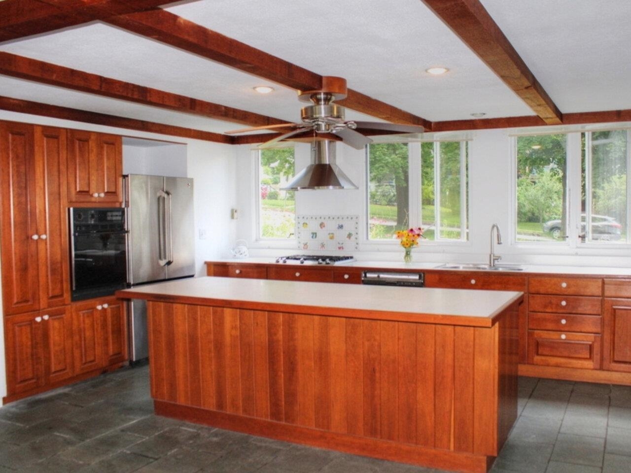 Burlington, Vermont, 05401, United States, 5 Bedrooms Bedrooms, ,2 BathroomsBathrooms,Residential,For Sale,1804397