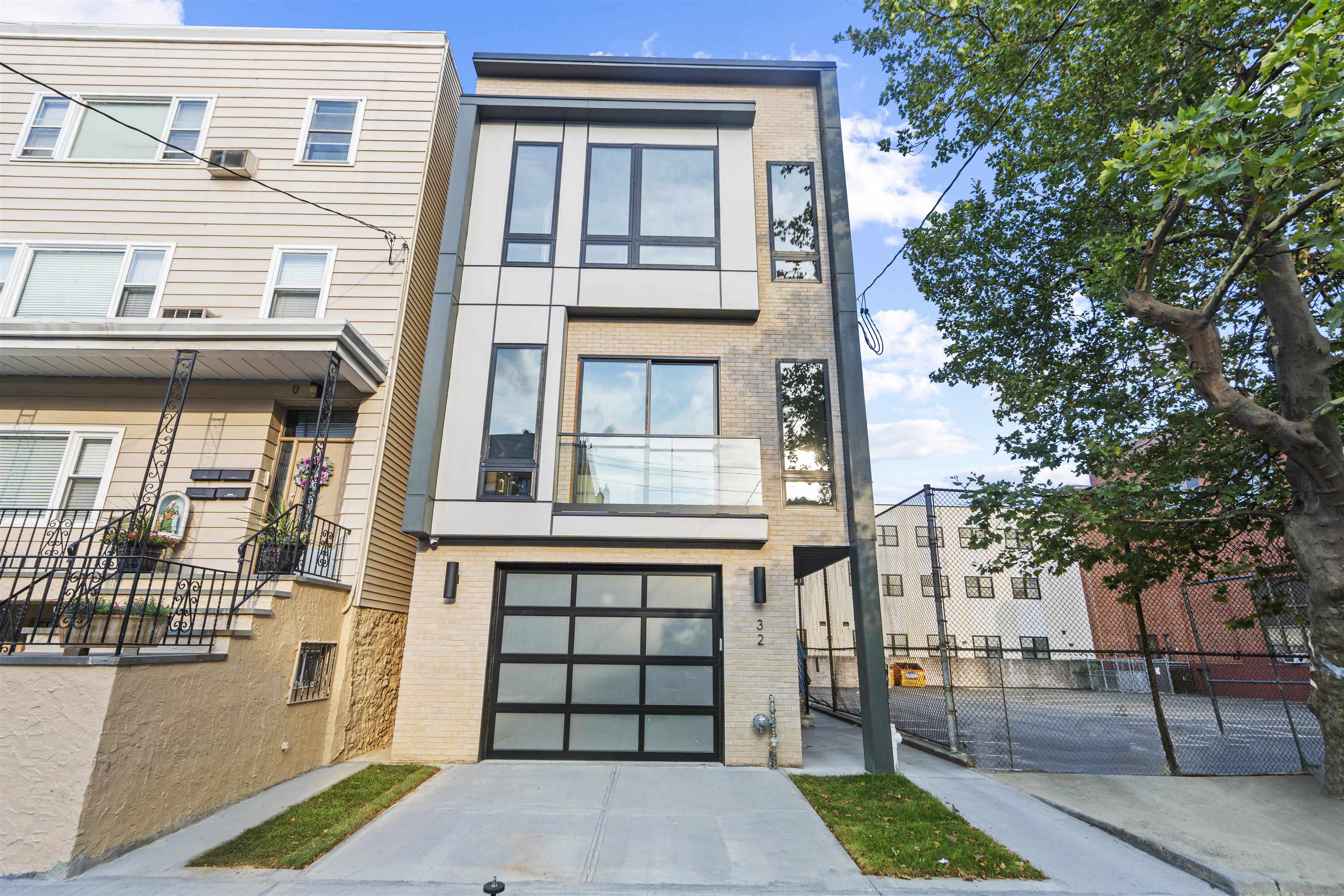 Jersey City, New Jersey, 07307, United States, 3 Bedrooms Bedrooms, ,3 BathroomsBathrooms,Residential,For Sale,2001766