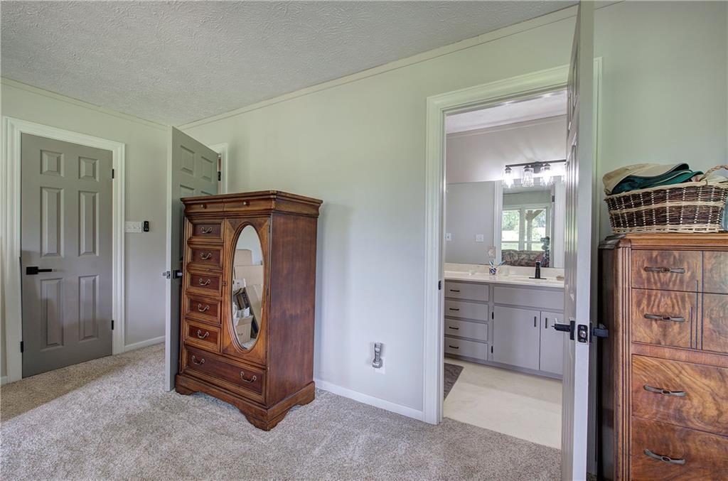 Adairsville, Georgia, 30103, United States, 3 Bedrooms Bedrooms, ,3 BathroomsBathrooms,Residential,For Sale,1848966