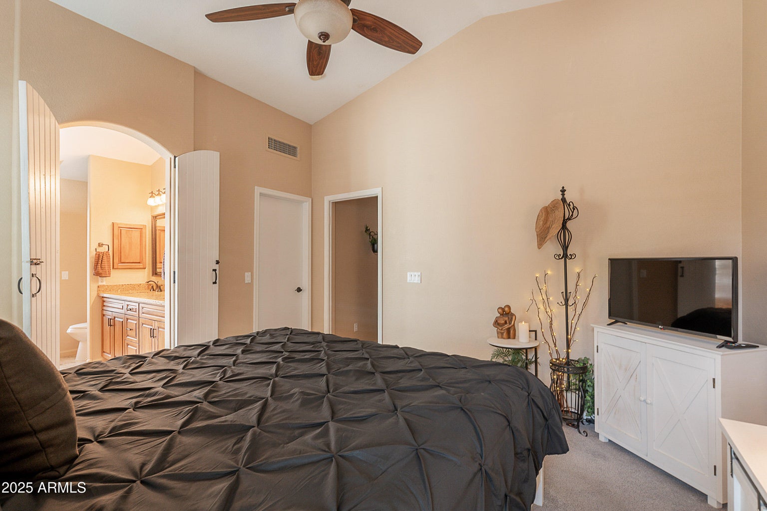 Gilbert, Arizona, 85233, United States, 3 Bedrooms Bedrooms, ,2 BathroomsBathrooms,Residential,For Sale,1944680