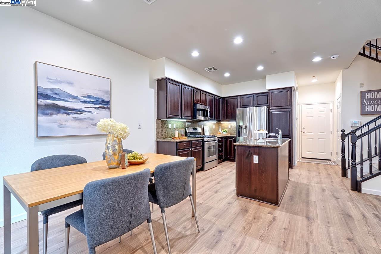 Fremont, California, 94555, United States, 3 Bedrooms Bedrooms, ,3 BathroomsBathrooms,Residential,For Sale,1940973