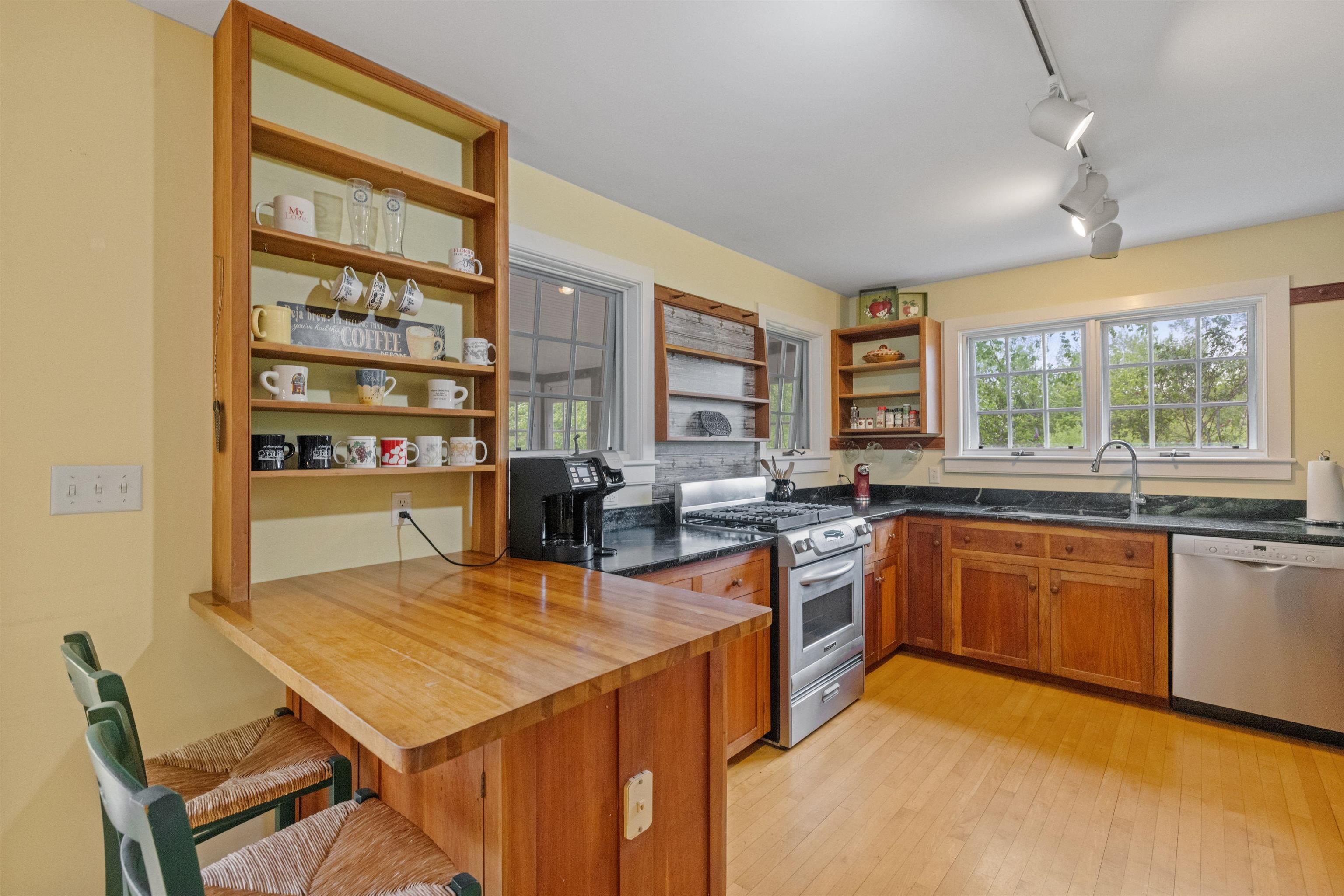 Hillsborough, New Hampshire, 03244, United States, 3 Bedrooms Bedrooms, ,2 BathroomsBathrooms,Residential,For Sale,1840284
