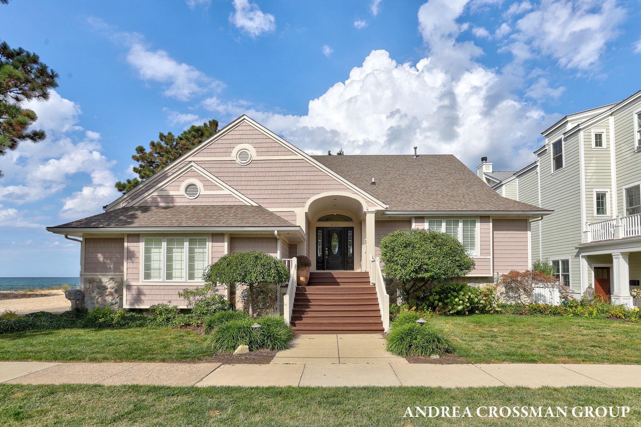 St. Joseph, Michigan, 49085, United States, 4 Bedrooms Bedrooms, ,4 BathroomsBathrooms,Residential,For Sale,1960959