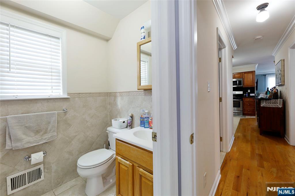 Harrison, New Jersey, 07029, United States, 5 Bedrooms Bedrooms, ,5 BathroomsBathrooms,Residential,For Sale,1985698