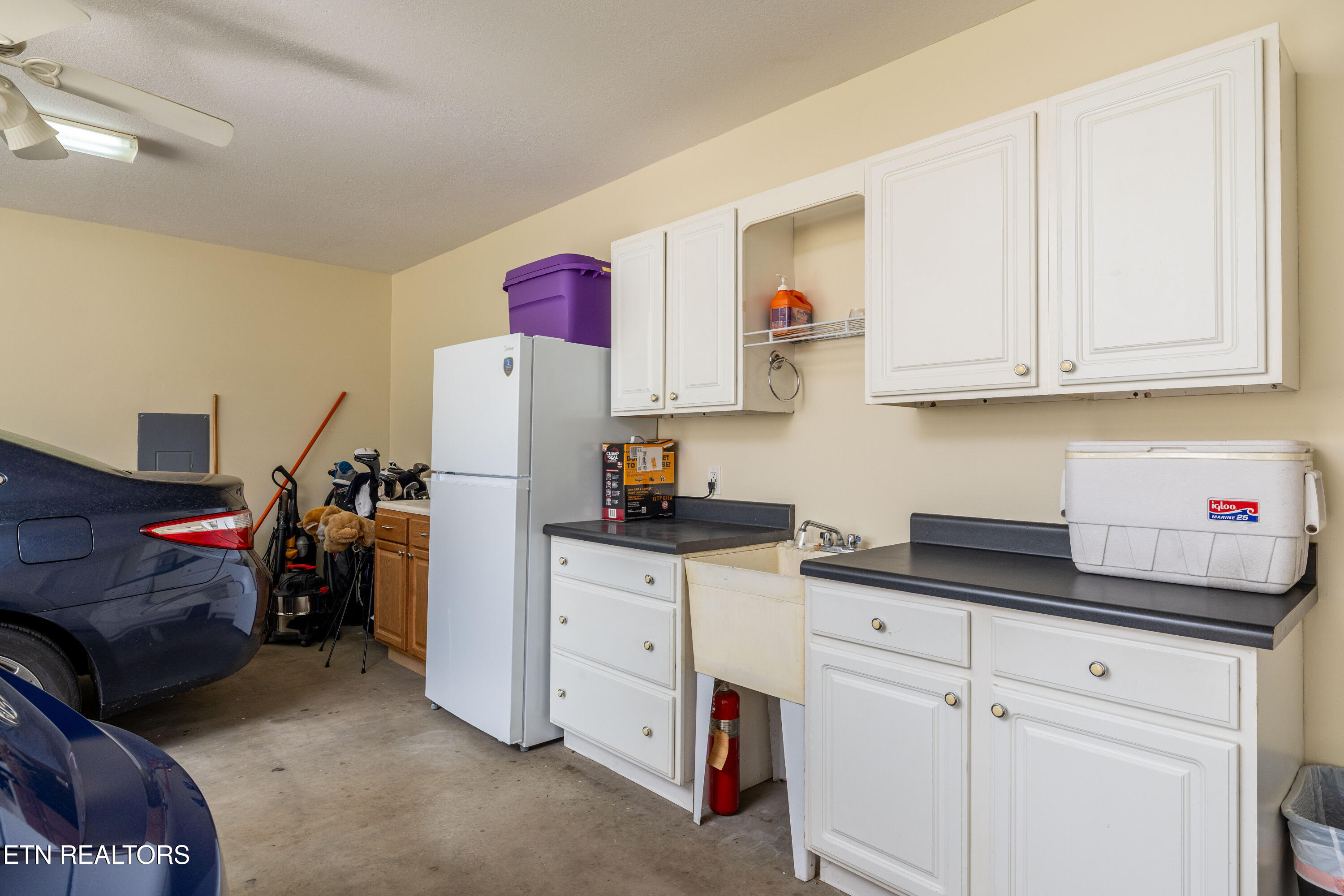 Walland, Tennessee, 37886, United States, 3 Bedrooms Bedrooms, ,2 BathroomsBathrooms,Residential,For Sale,1930662
