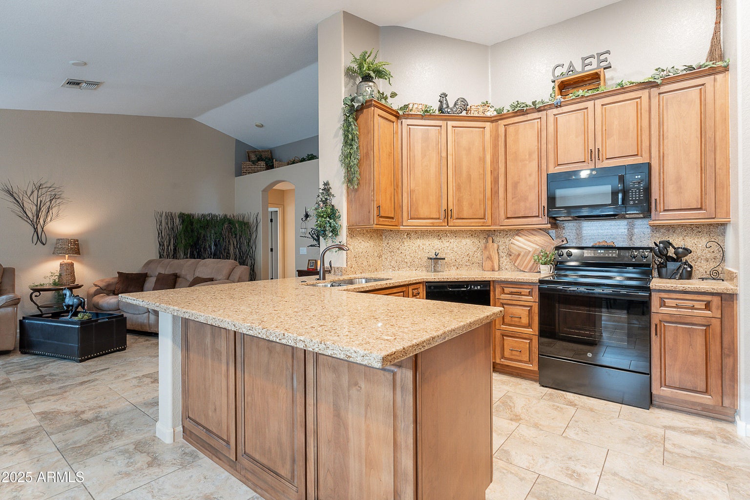 Gilbert, Arizona, 85233, United States, 3 Bedrooms Bedrooms, ,2 BathroomsBathrooms,Residential,For Sale,1944680