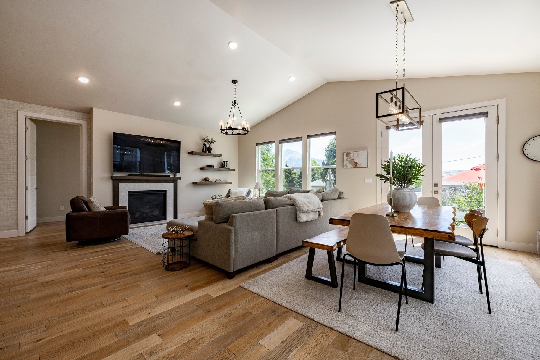  Custom Built, 2020, Amazing Finishes and Floor Plan - 物件實景