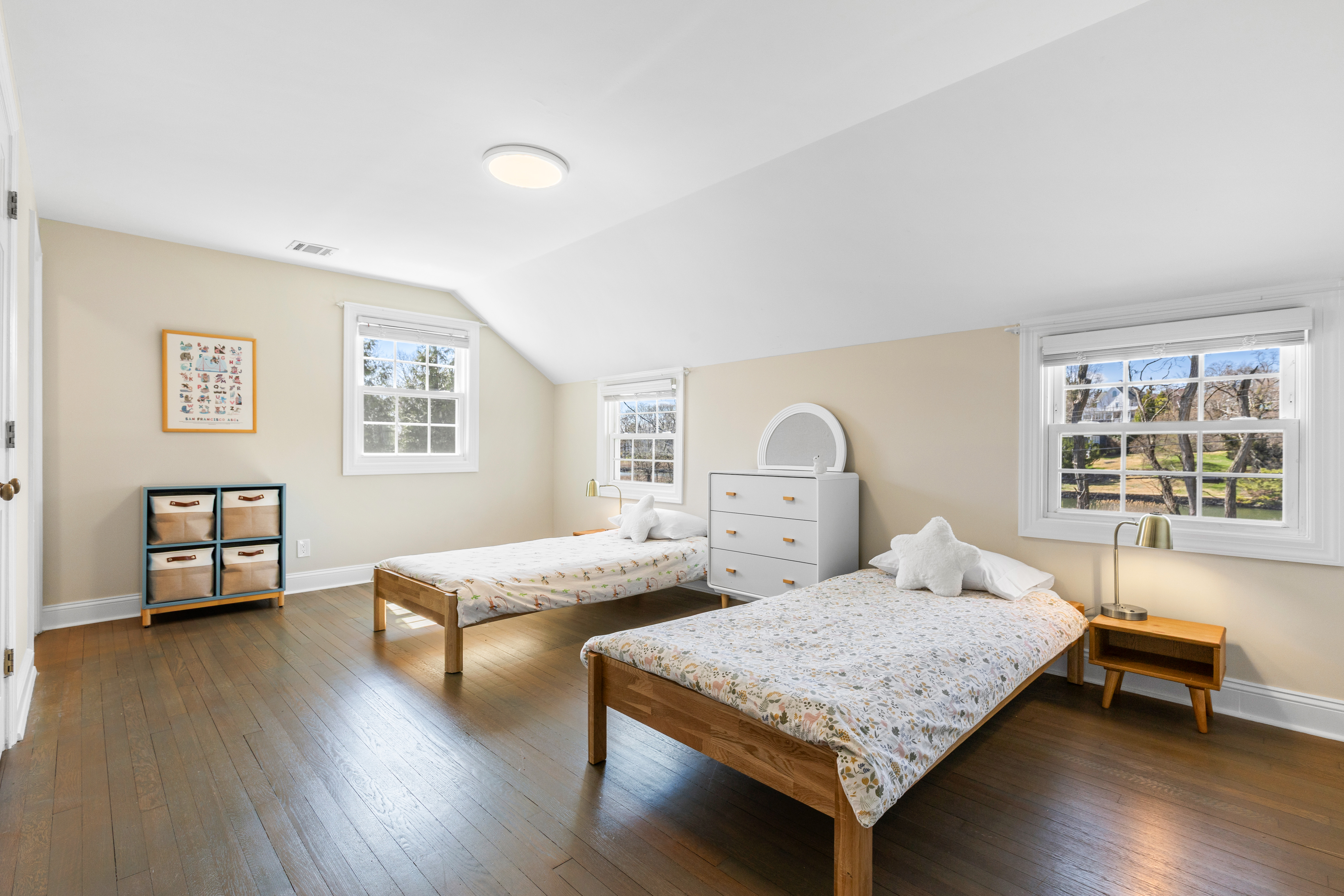  Fully Renovated Shore Acres Home - 物件實景