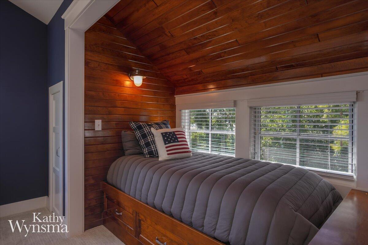 East Grand Rapids, Michigan, 49506, United States, 5 Bedrooms Bedrooms, ,5 BathroomsBathrooms,Residential,For Sale,1933647