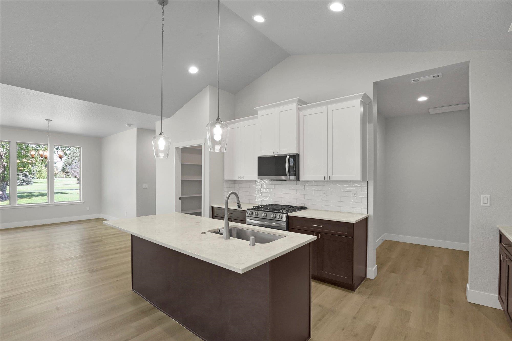 Deer Park, Washington, 99006, United States, 3 Bedrooms Bedrooms, ,2 BathroomsBathrooms,Residential,For Sale,1962895