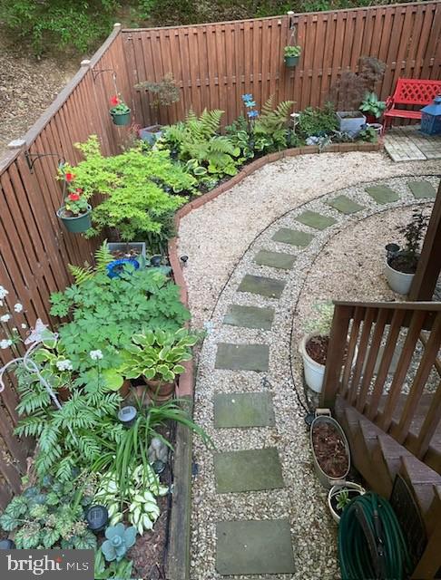 Clifton, Virginia, 20124, United States, 2 Bedrooms Bedrooms, ,3 BathroomsBathrooms,Residential,For Sale,2001572