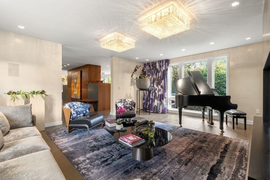Brookline, Massachusetts, 02467, United States, 5 Bedrooms Bedrooms, ,6 BathroomsBathrooms,Residential,For Sale,1686608