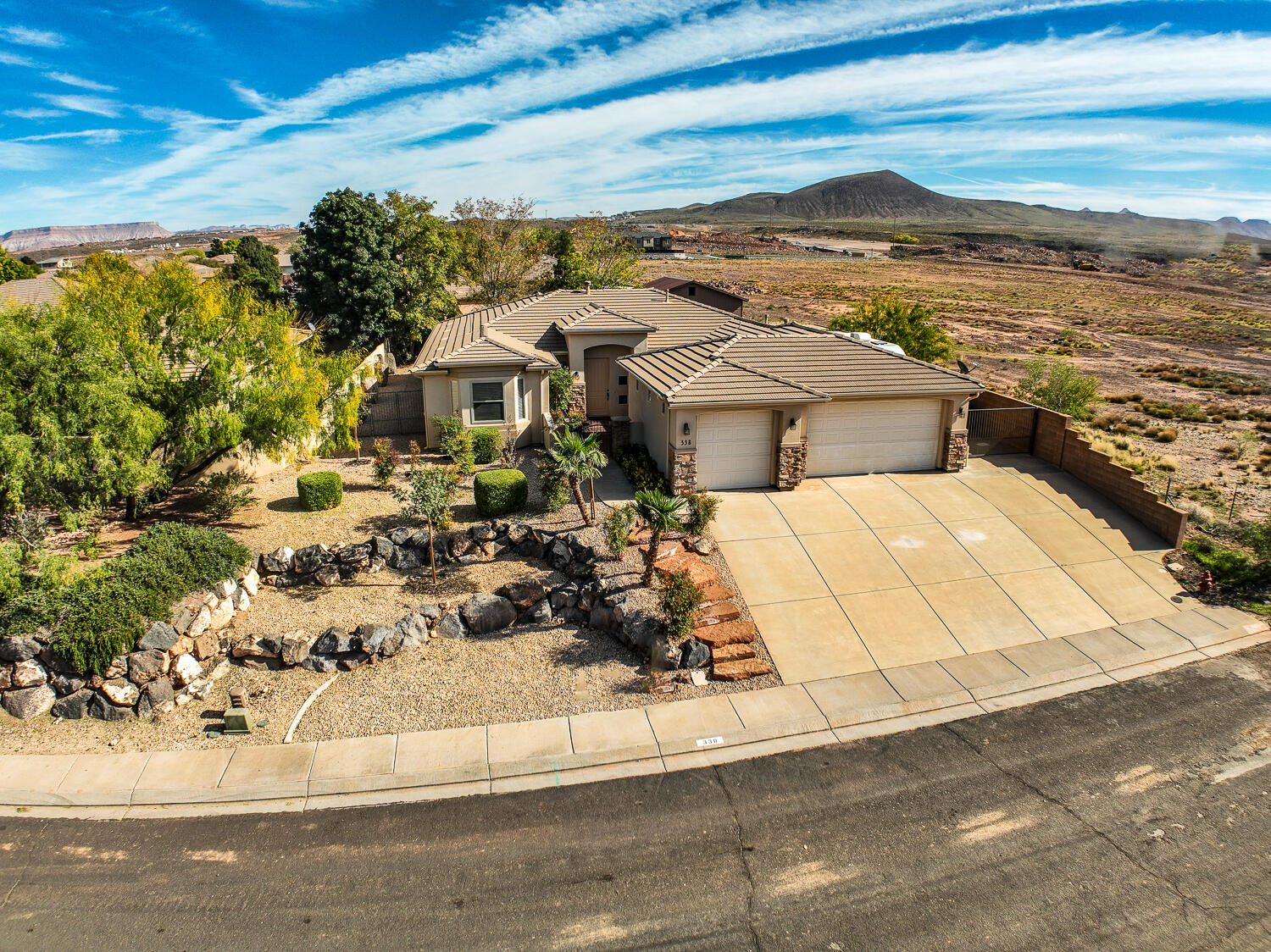 Hurricane, Utah, 84737, United States, 4 Bedrooms Bedrooms, ,Residential,For Sale,1986322