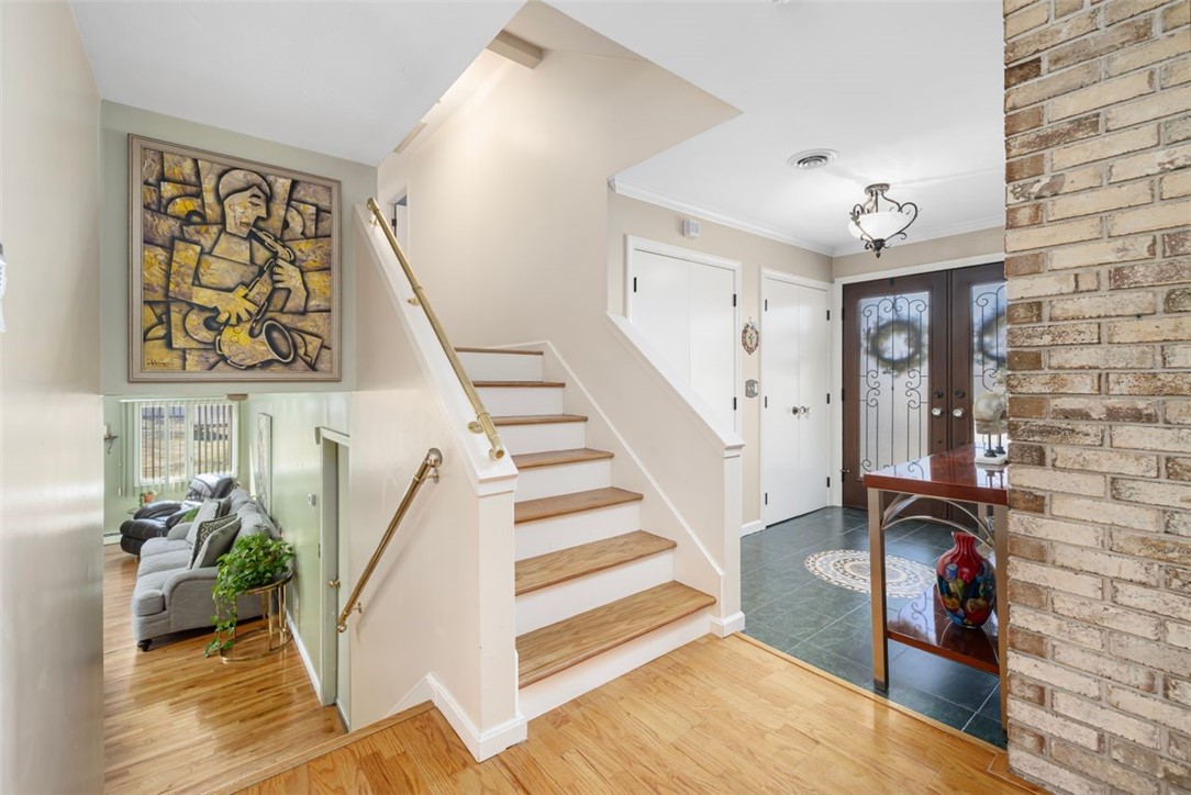 North Providence, Rhode Island, 02904, United States, 3 Bedrooms Bedrooms, ,4 BathroomsBathrooms,Residential,For Sale,1988157