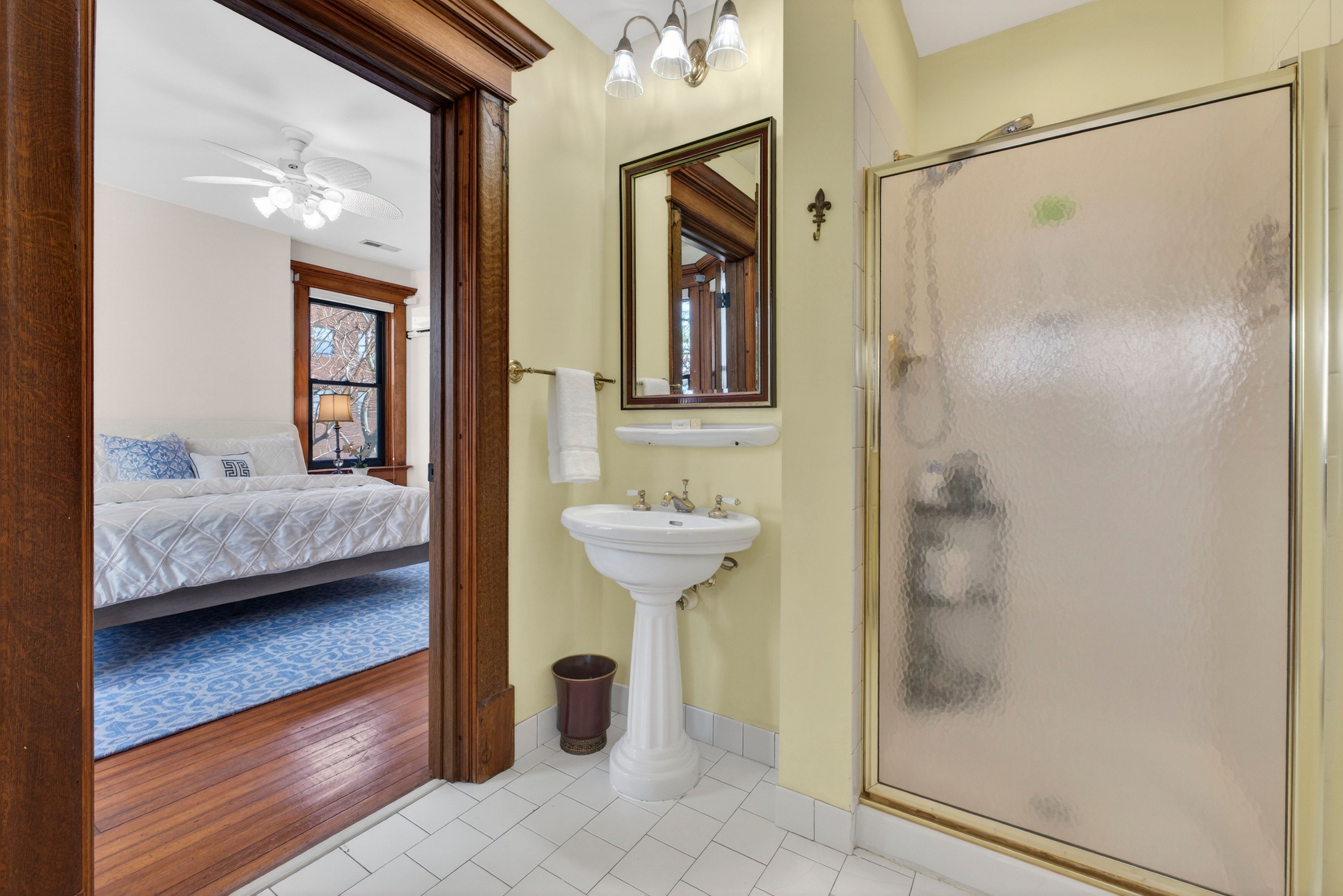  Historic Charm Meets Modern Versatility in Premier Residence - 物件實景