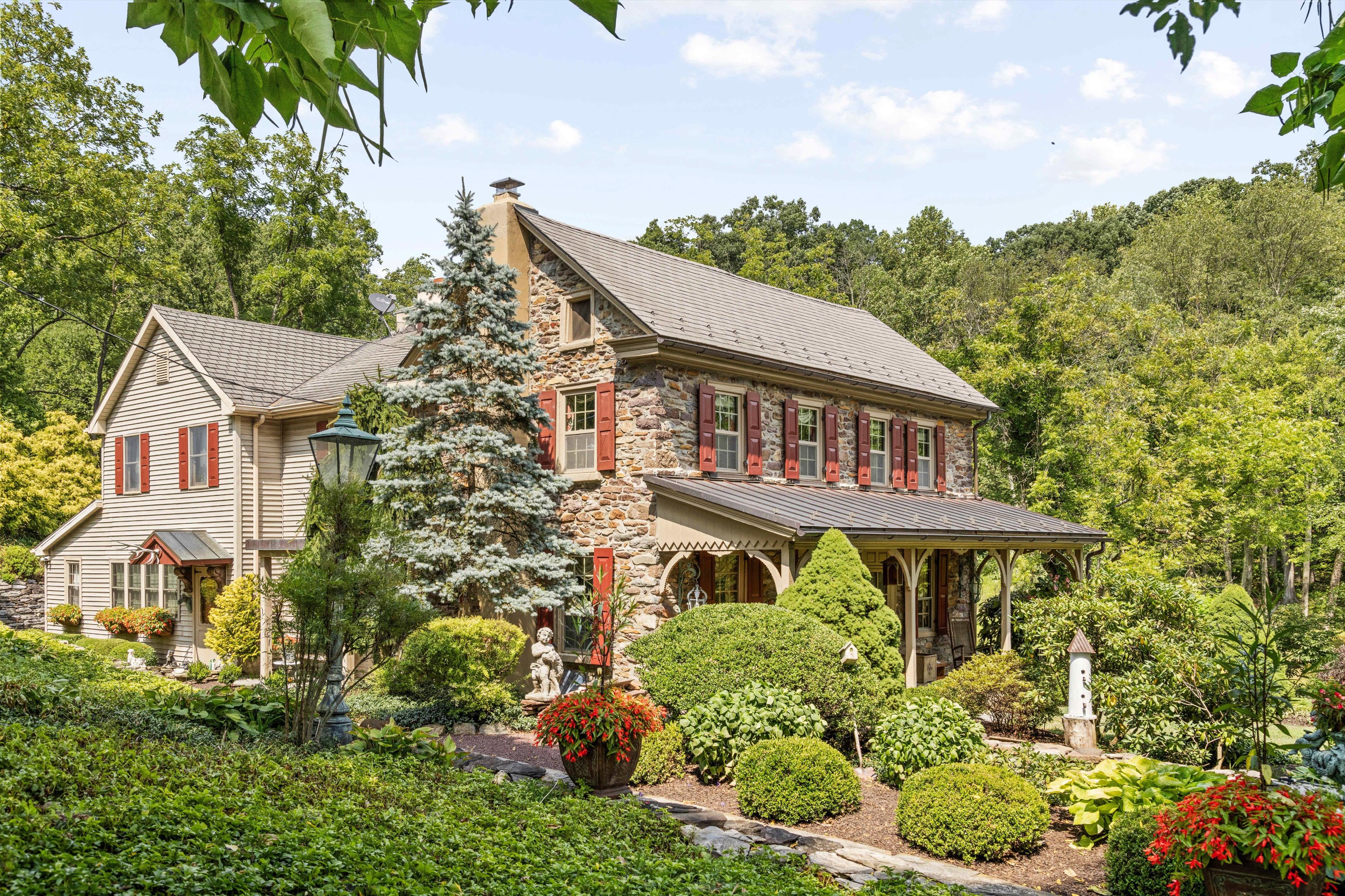 3791 Hunter Road, Kintnersville, PA 18930