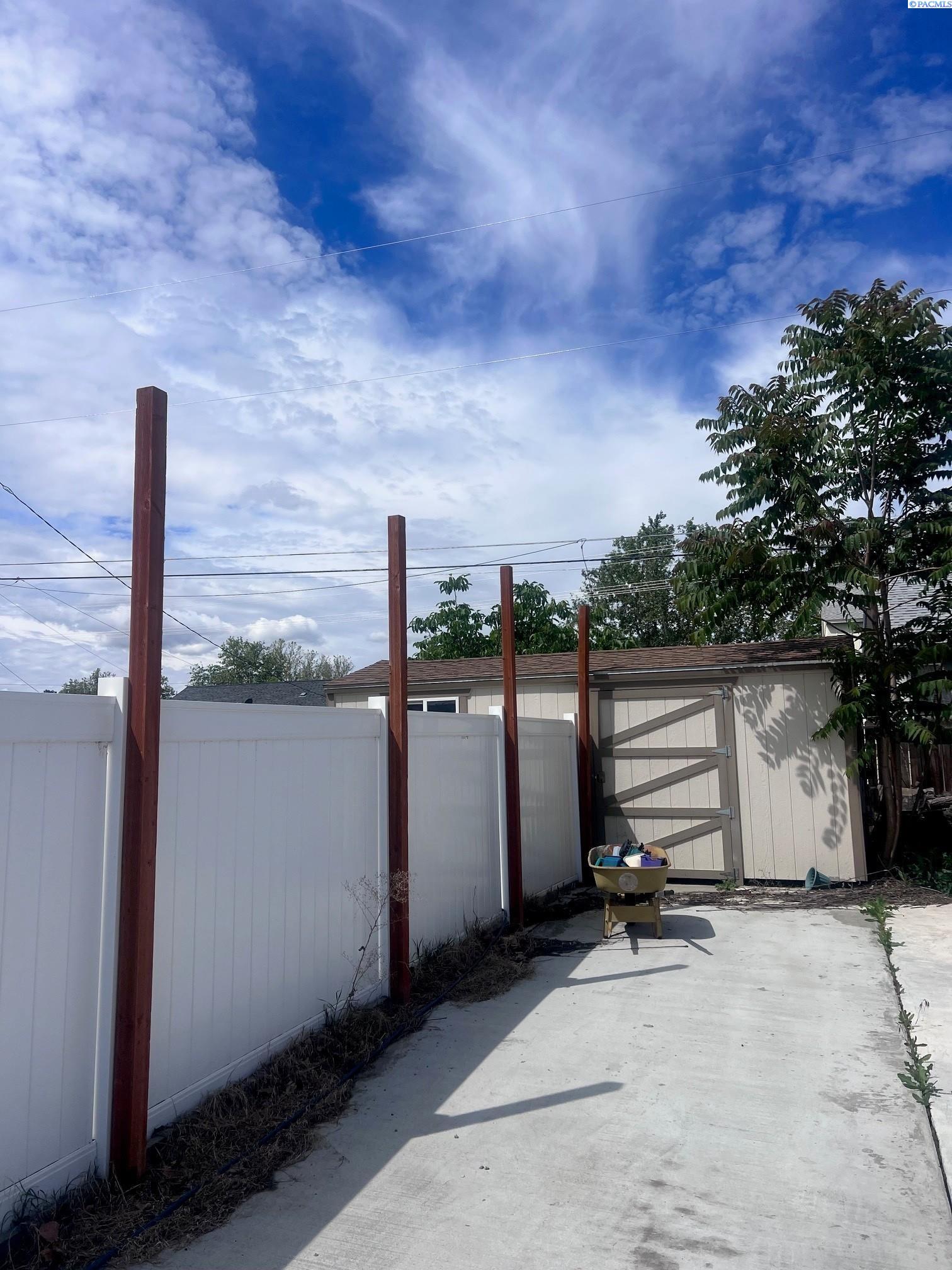 Richland, Washington, 99354, United States, 4 Bedrooms Bedrooms, ,Residential,For Sale,1806470