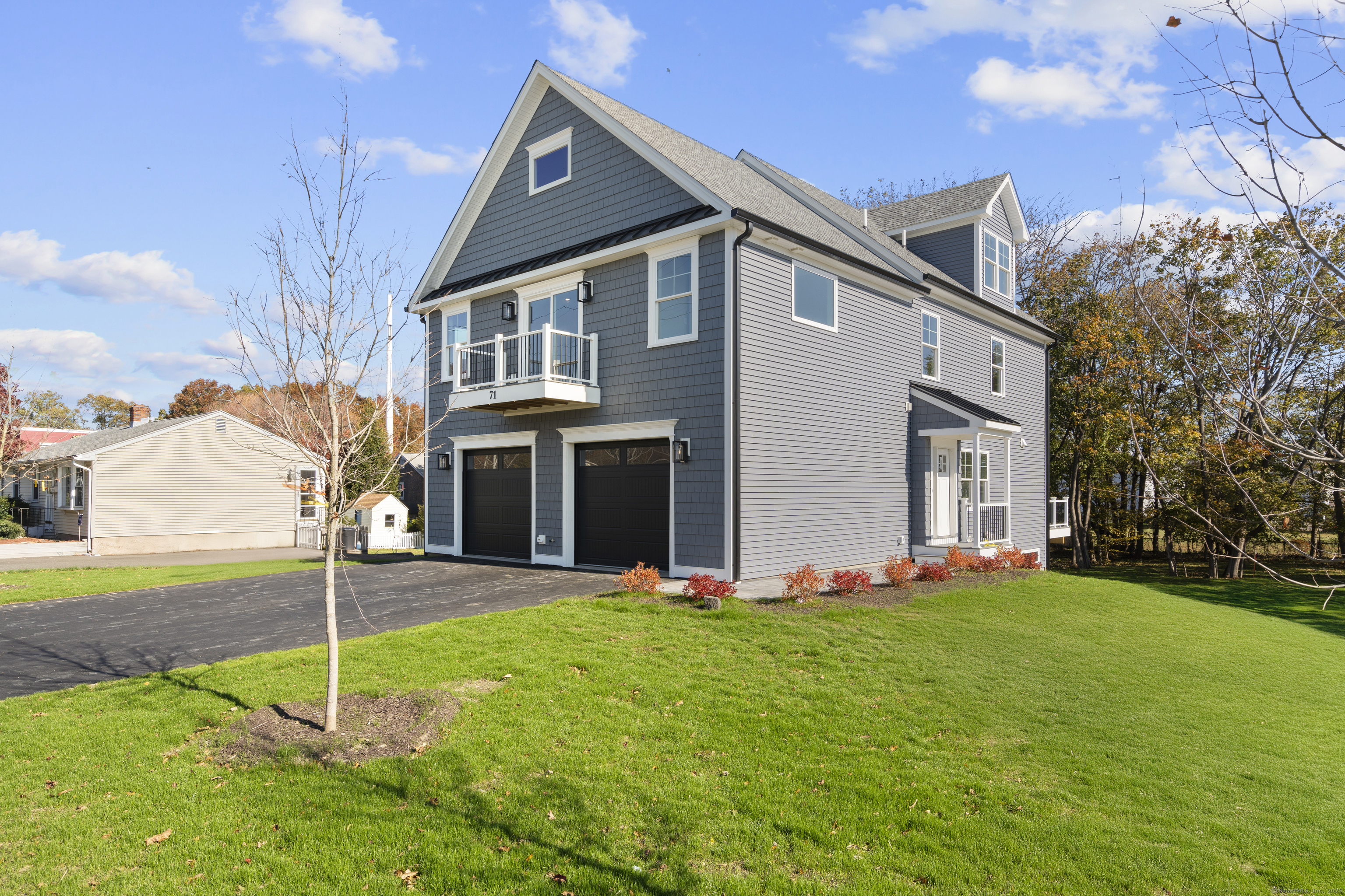 Milford, Connecticut, 06460, United States, 4 Bedrooms Bedrooms, ,4 BathroomsBathrooms,Residential,For Sale,1987652