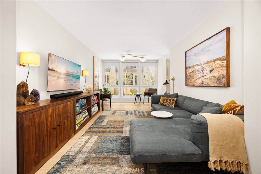 Pasadena, California, 91105, United States, 2 Bedrooms Bedrooms, ,1 BathroomBathrooms,Residential,For Sale,1941696