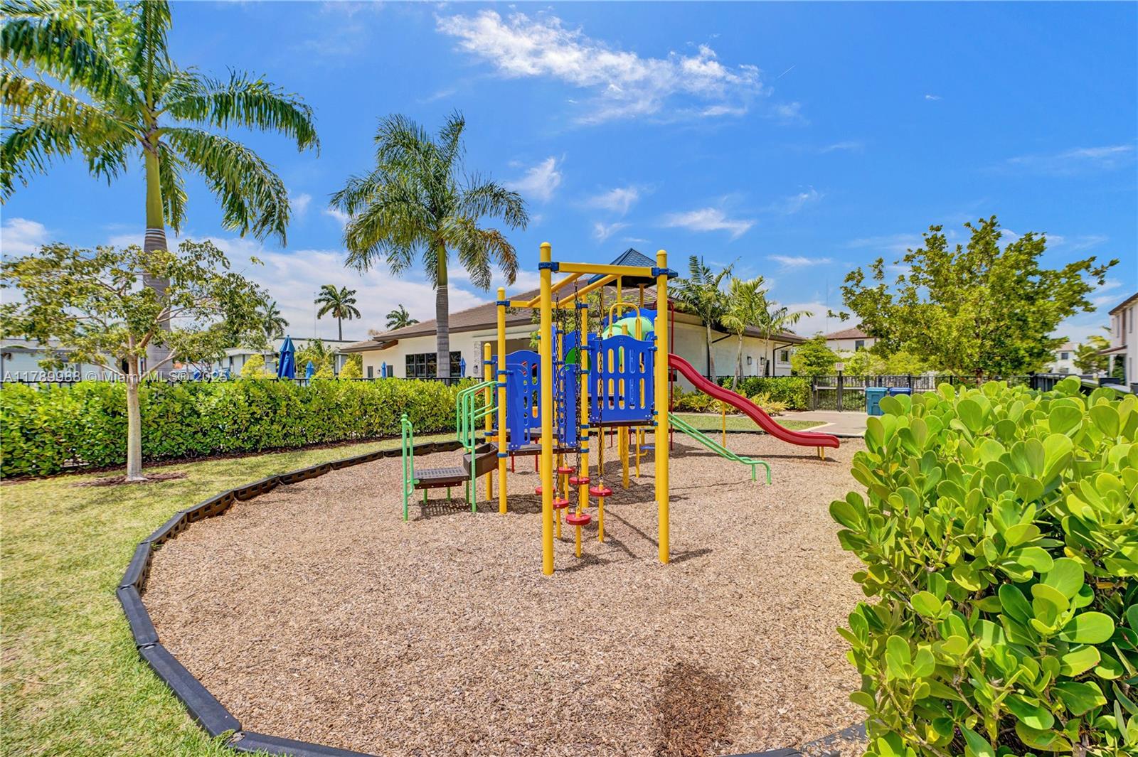Miami, Florida, 33179, United States, 3 Bedrooms Bedrooms, ,3 BathroomsBathrooms,Residential,For Sale,1784236
