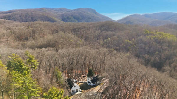 Middlesboro, Kentucky, 40965, United States, 3 Bedrooms Bedrooms, ,2 BathroomsBathrooms,Residential,For Sale,2012565