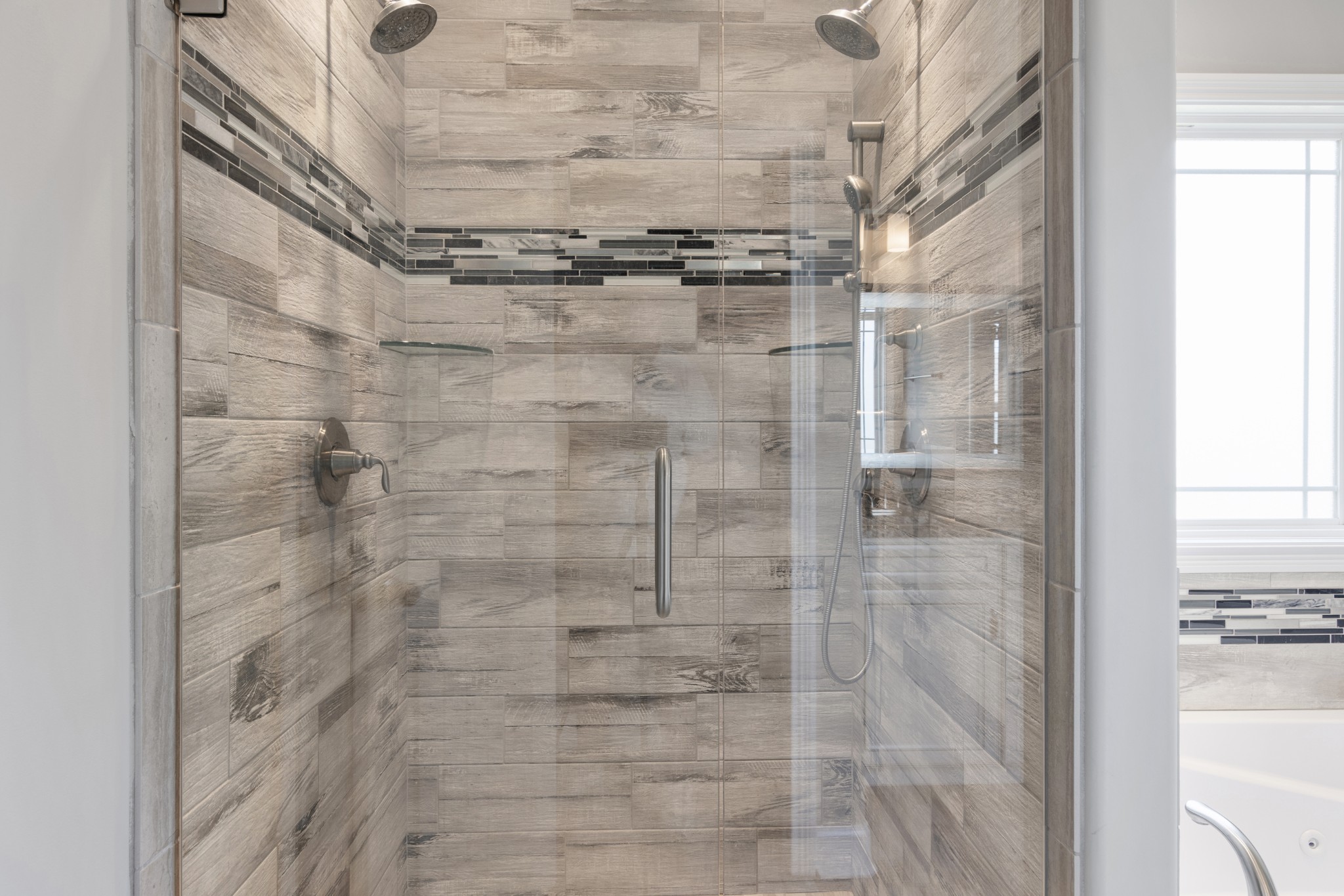 Clarksville, Tennessee, 37043, United States, 5 Bedrooms Bedrooms, ,4 BathroomsBathrooms,Residential,For Sale,1975936