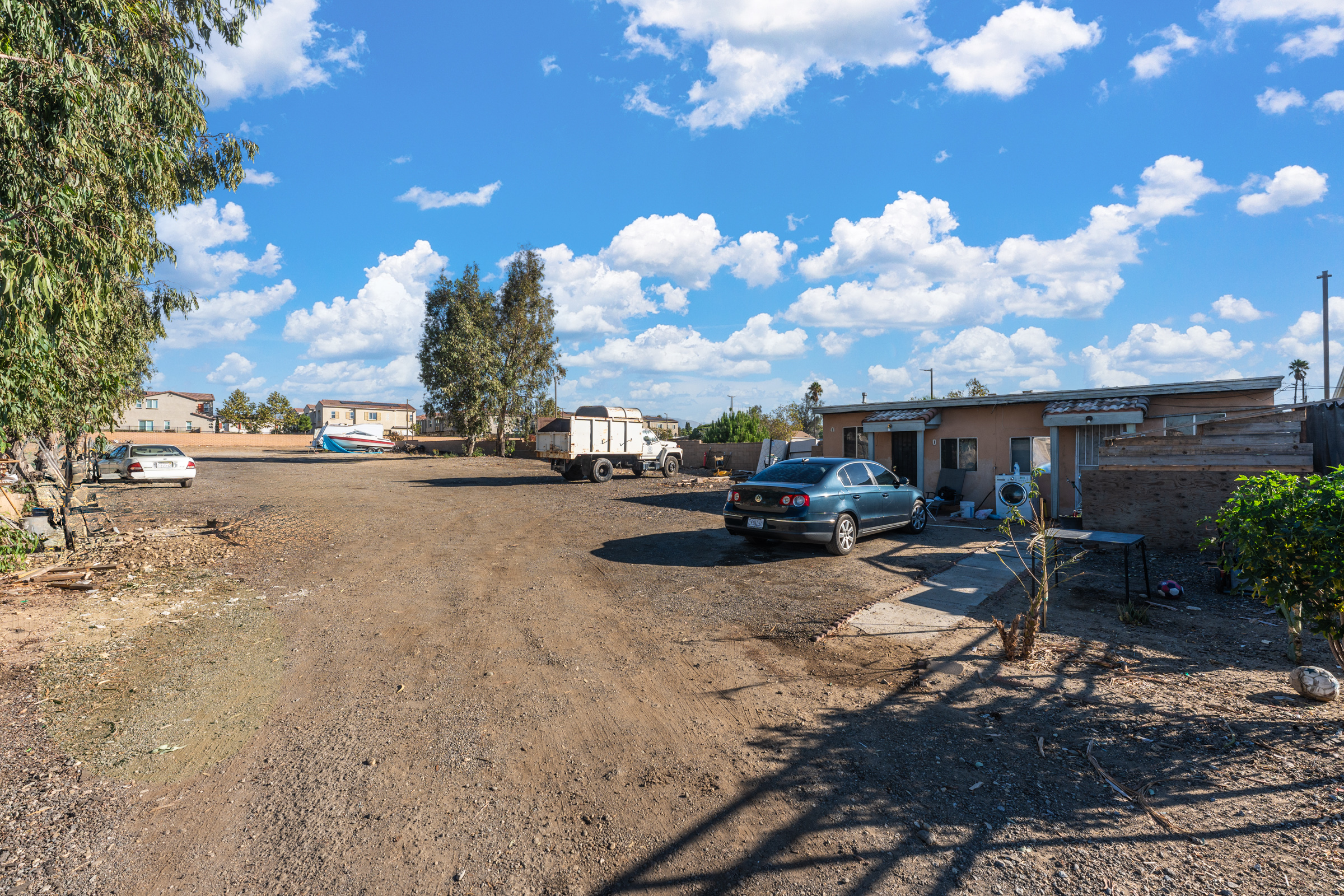 Fontana, California, 92336, United States, 7 Bedrooms Bedrooms, ,4 BathroomsBathrooms,Residential,For Sale,1988528