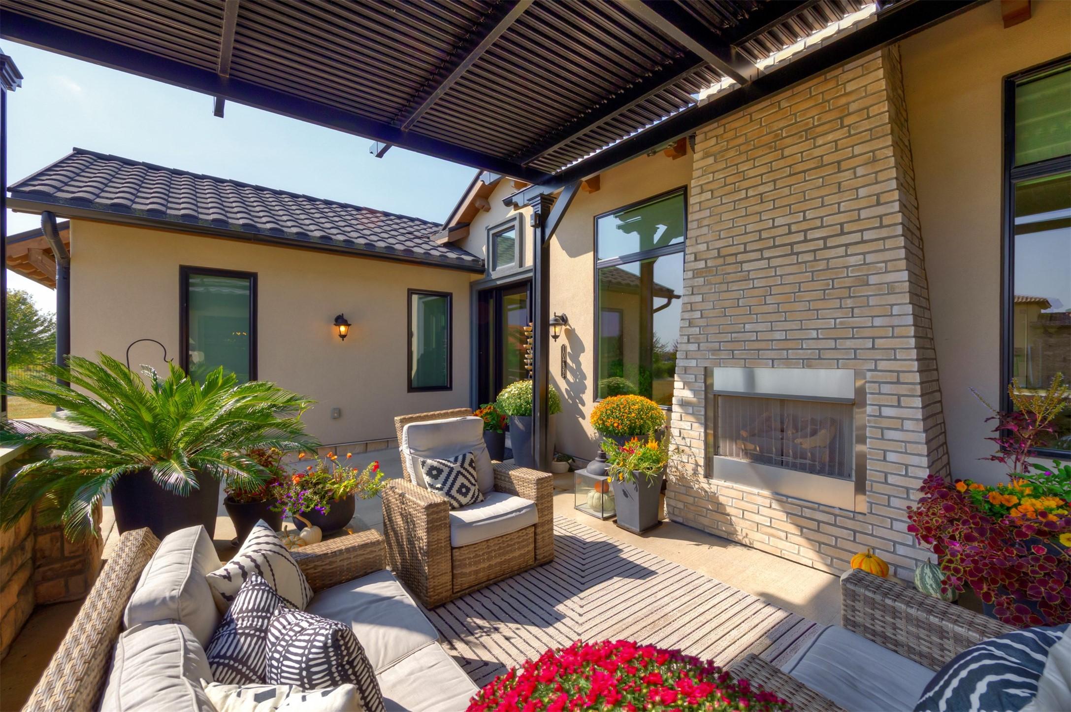 Johnston, Iowa, 50131, United States, 4 Bedrooms Bedrooms, ,4 BathroomsBathrooms,Residential,For Sale,1974668