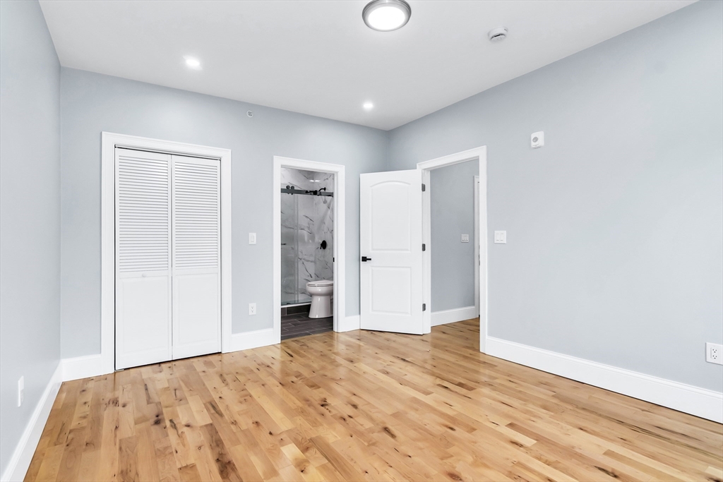 Chelsea, Massachusetts, 02150, United States, 3 Bedrooms Bedrooms, ,2 BathroomsBathrooms,Residential,For Sale,1987382