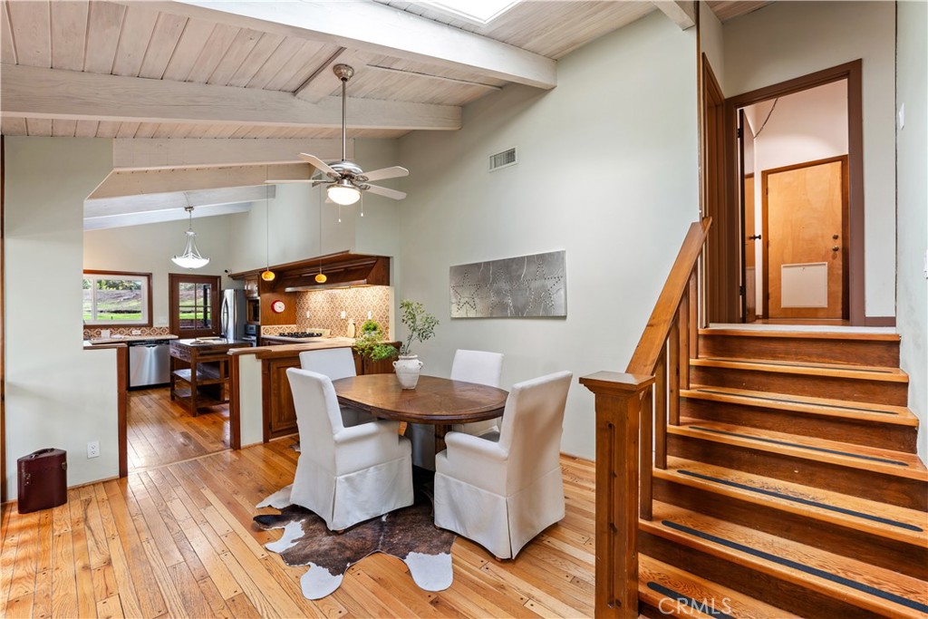 Calabasas, California, 91302, United States, 2 Bedrooms Bedrooms, ,2 BathroomsBathrooms,Residential,For Sale,1998249