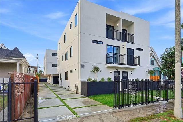 Los Angeles, California, 90011, United States, ,Residential,For Sale,1987008