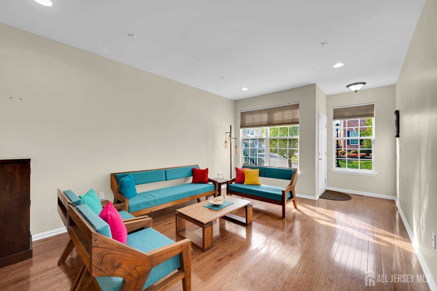 North Brunswick, New Jersey, 08902, United States, 3 Bedrooms Bedrooms, ,4 BathroomsBathrooms,Residential,For Sale,1987808