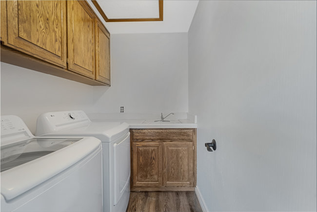 Tres Pinos, California, 95075, United States, 3 Bedrooms Bedrooms, ,3 BathroomsBathrooms,Residential,For Sale,1988626