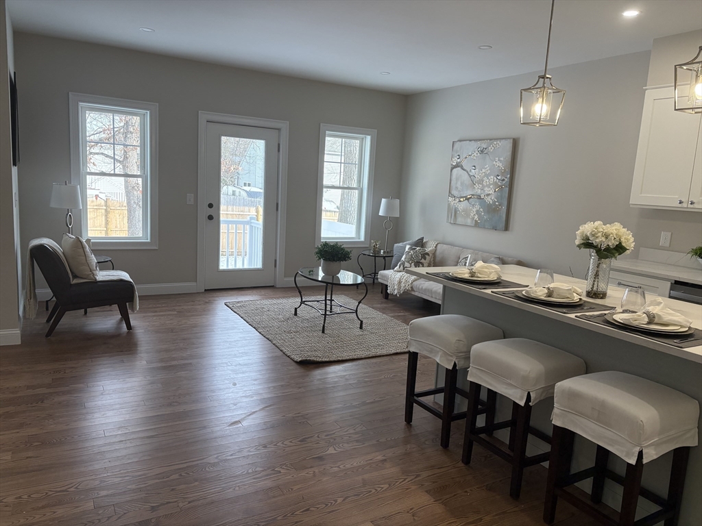 Worcester, Massachusetts, 01606, United States, 3 Bedrooms Bedrooms, ,3 BathroomsBathrooms,Residential,For Sale,1992999