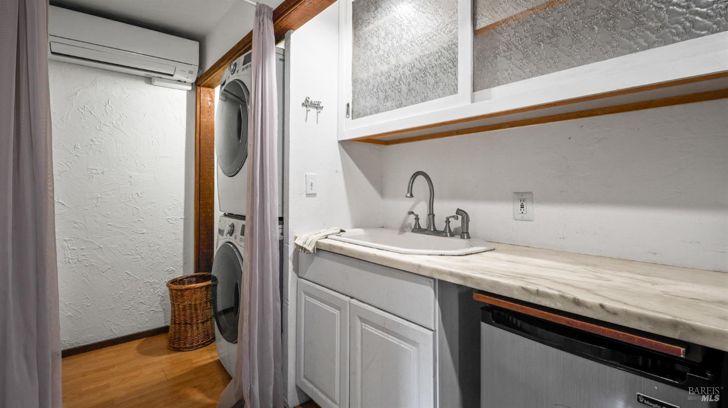 Woodacre, California, 94973, United States, 4 Bedrooms Bedrooms, ,3 BathroomsBathrooms,Residential,For Sale,1941633