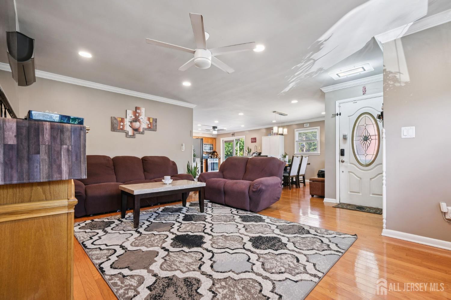 Woodbridge Proper, New Jersey, 07095, United States, 3 Bedrooms Bedrooms, ,3 BathroomsBathrooms,Residential,For Sale,1997367