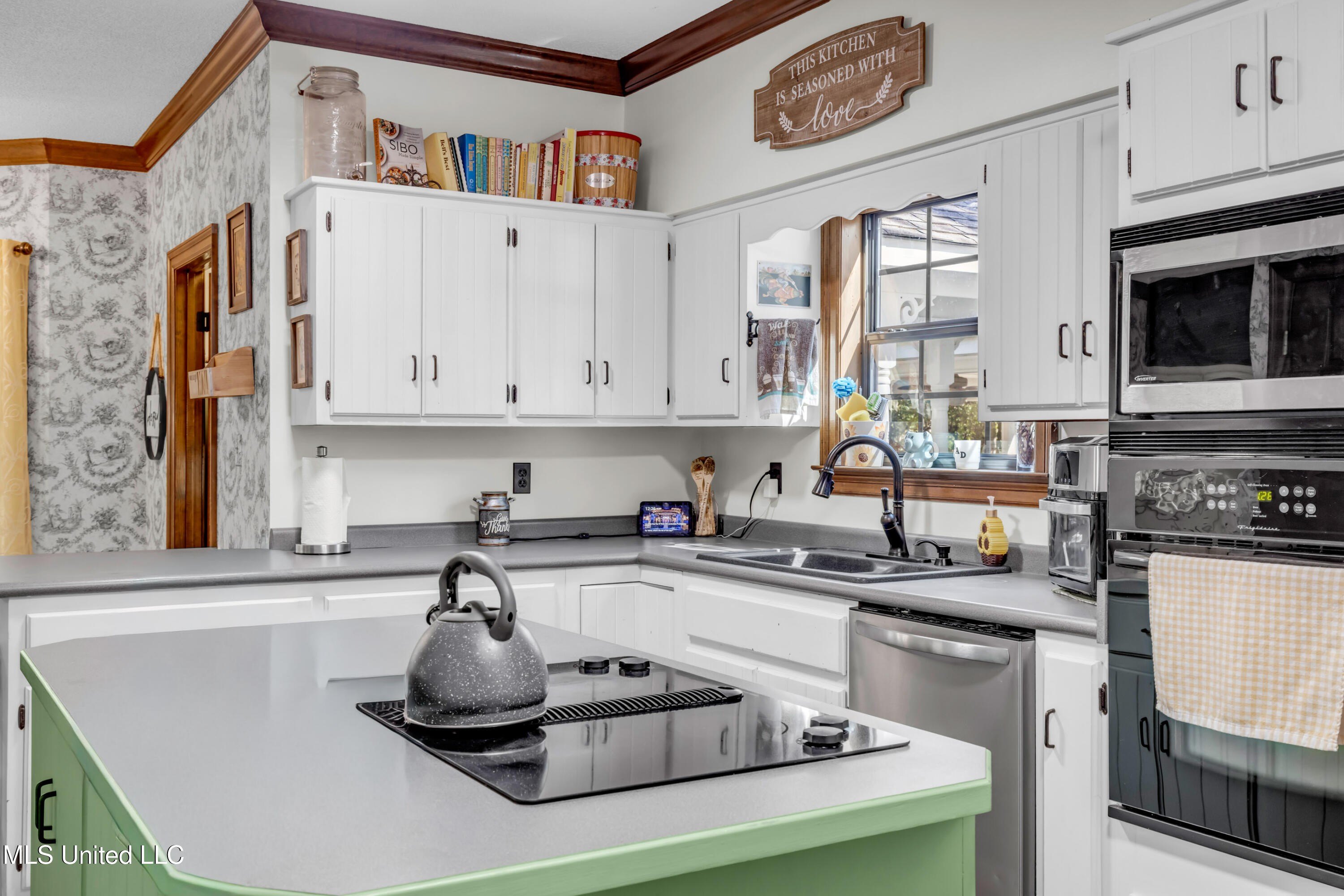 Gautier, Mississippi, 39553, United States, 4 Bedrooms Bedrooms, ,4 BathroomsBathrooms,Residential,For Sale,1989936