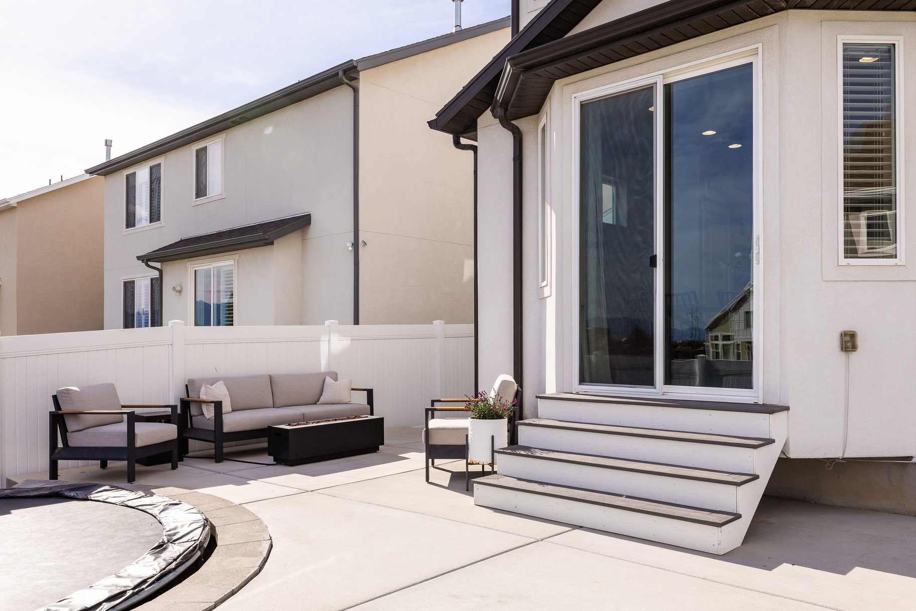  Bright Luxury 5-Bed Home w/ Office, Loft, Finished Basement & Views - 物件實景