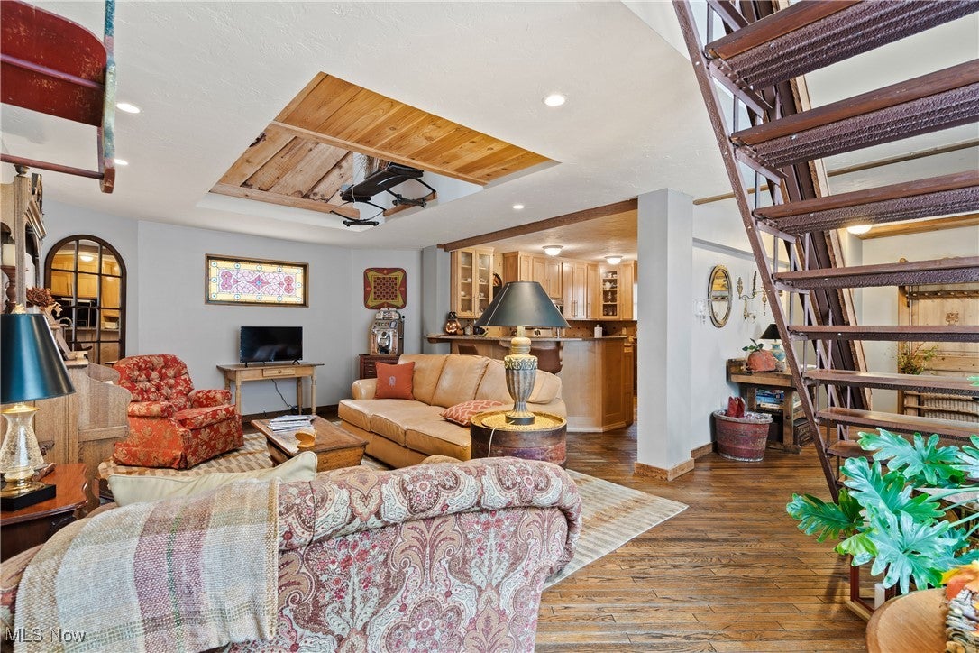 Cleveland, Ohio, 44113, United States, 3 Bedrooms Bedrooms, ,4 BathroomsBathrooms,Residential,For Sale,1984065