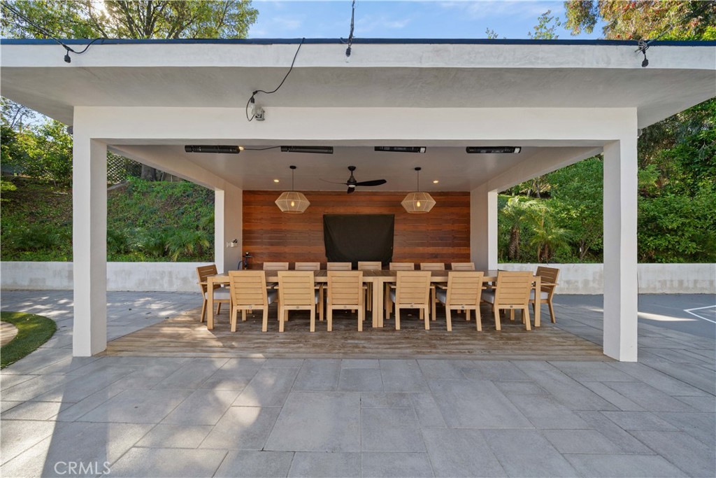 Woodland Hills, California, 91367, United States, 4 Bedrooms Bedrooms, ,2 BathroomsBathrooms,Residential,For Sale,2003177