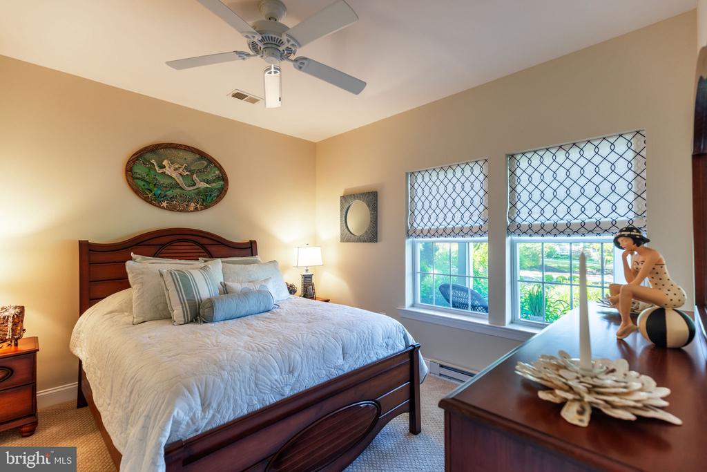 Chestertown, Maryland, 21620, United States, 2 Bedrooms Bedrooms, ,3 BathroomsBathrooms,Residential,For Sale,1949914