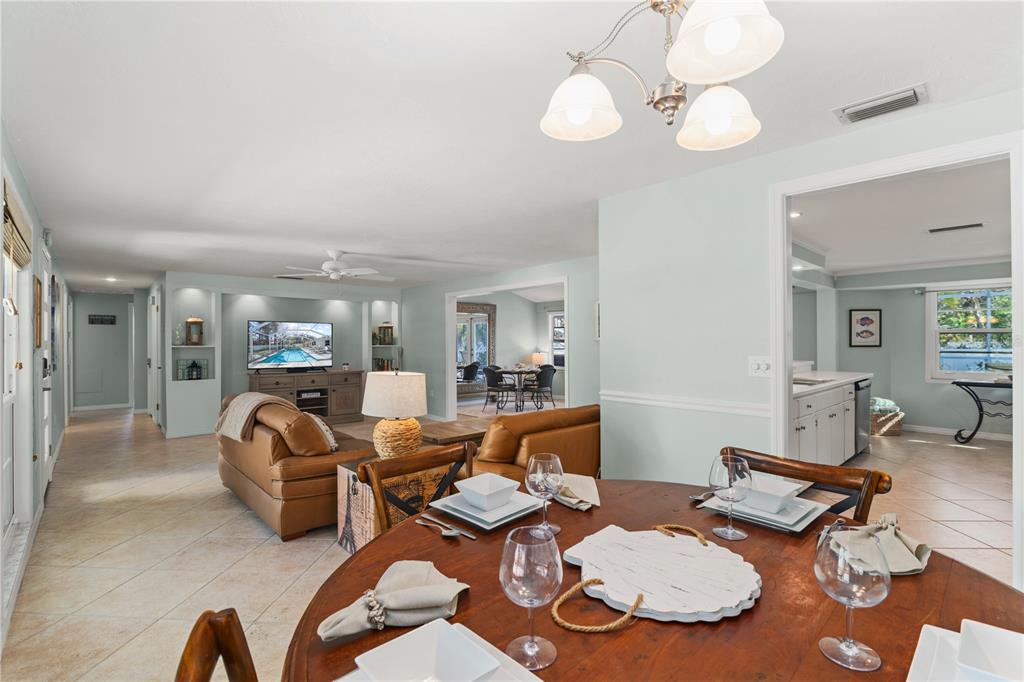 Sarasota, Florida, 34242, United States, 3 Bedrooms Bedrooms, ,2 BathroomsBathrooms,Residential,For Sale,1992857