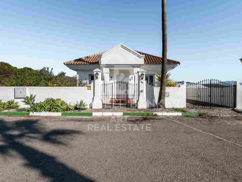 Estepona, Andalusia, ES, 3 Bedrooms Bedrooms, ,3 BathroomsBathrooms,Residential,For Sale,1784966