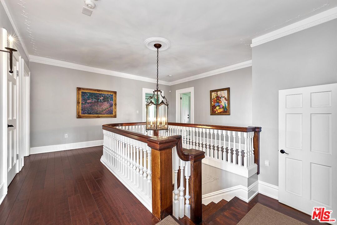 Los Angeles, California, 90005, United States, 5 Bedrooms Bedrooms, ,6 BathroomsBathrooms,Residential,For Sale,1907226