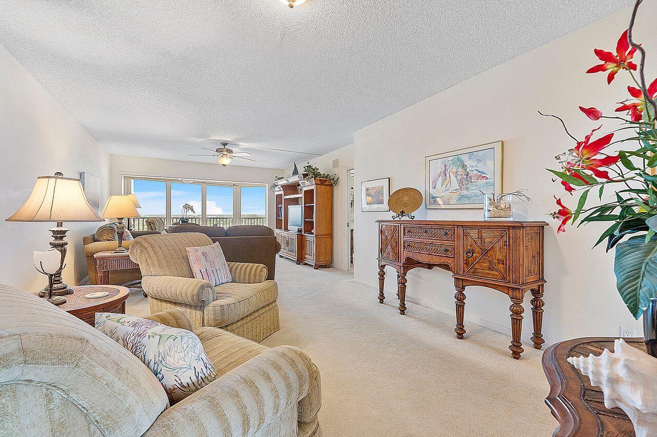 Highland Beach, Florida, 33487, United States, 2 Bedrooms Bedrooms, ,2 BathroomsBathrooms,Residential,For Sale,1892142