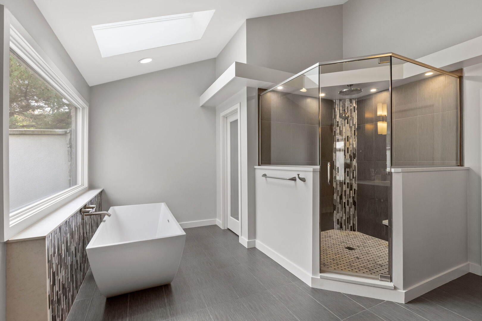 Barrington Hills, Illinois, 60010, United States, 4 Bedrooms Bedrooms, ,6 BathroomsBathrooms,Residential,For Sale,1989014