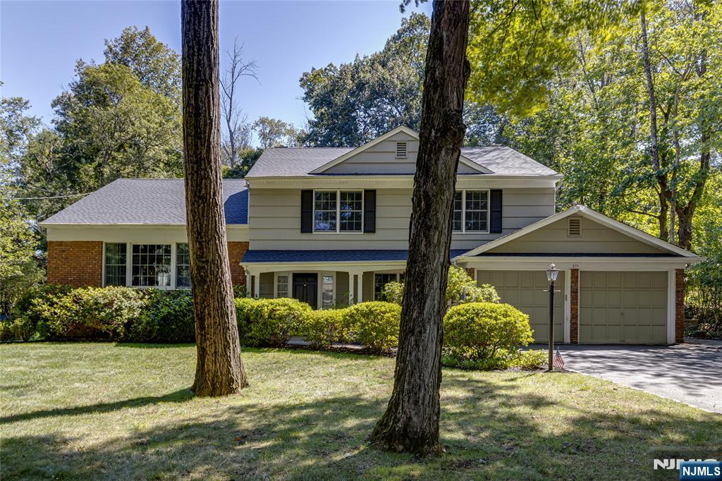Berkeley Heights, New Jersey, 07922, United States, 6 Bedrooms Bedrooms, ,4 BathroomsBathrooms,Residential,For Sale,1838831